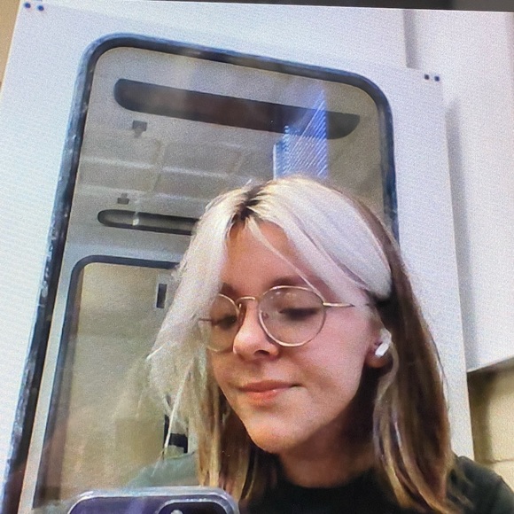 Meet your Posher, Molly - Picture 3 of 8